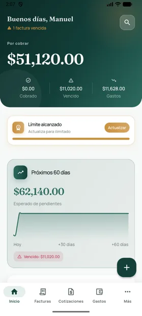 Pantalla de inicio de Fakturo mostrando $51,120.00 por cobrar, un aviso de factura vencida y el flujo de caja de los próximos 60 días.